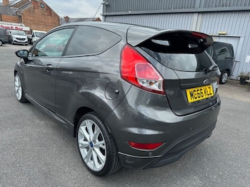 Used Ford Fiesta 2017 for sale - 79089635: Photo