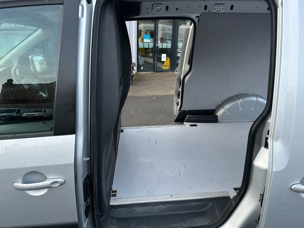 Used Volkswagen Caddy Maxi 2015 for sale - 77388758: Photo 25