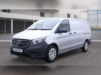 Used Mercedes-Benz Vito 2018 for sale - 76487032: Photo