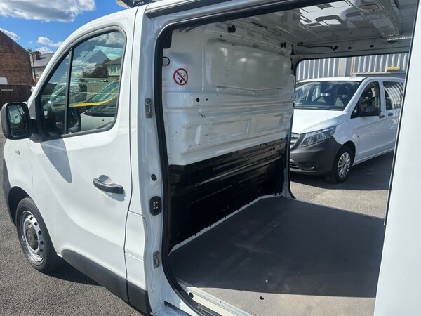 Used Vauxhall Vivaro 2016 for sale - 75771059: Photo 24