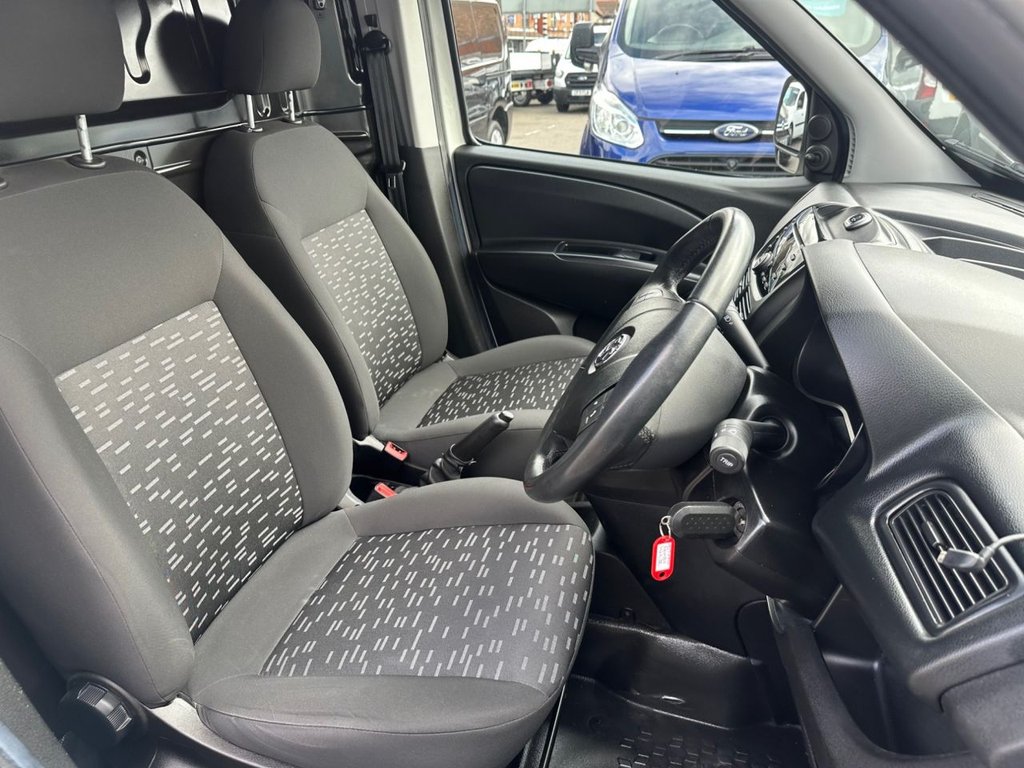 Used Vauxhall Combo 2017 for sale - 75685239: Photo 17