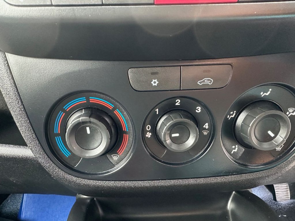 Used Vauxhall Combo 2017 for sale - 75685239: Photo 18