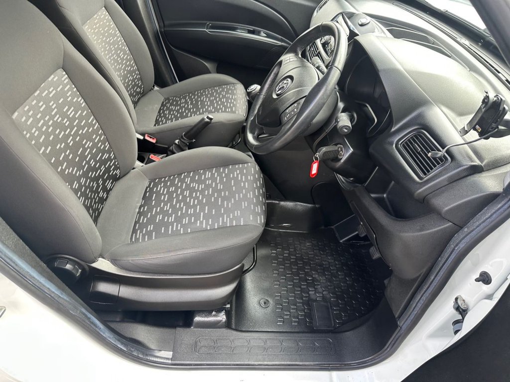 Used Vauxhall Combo 2017 for sale - 75685239: Photo 25