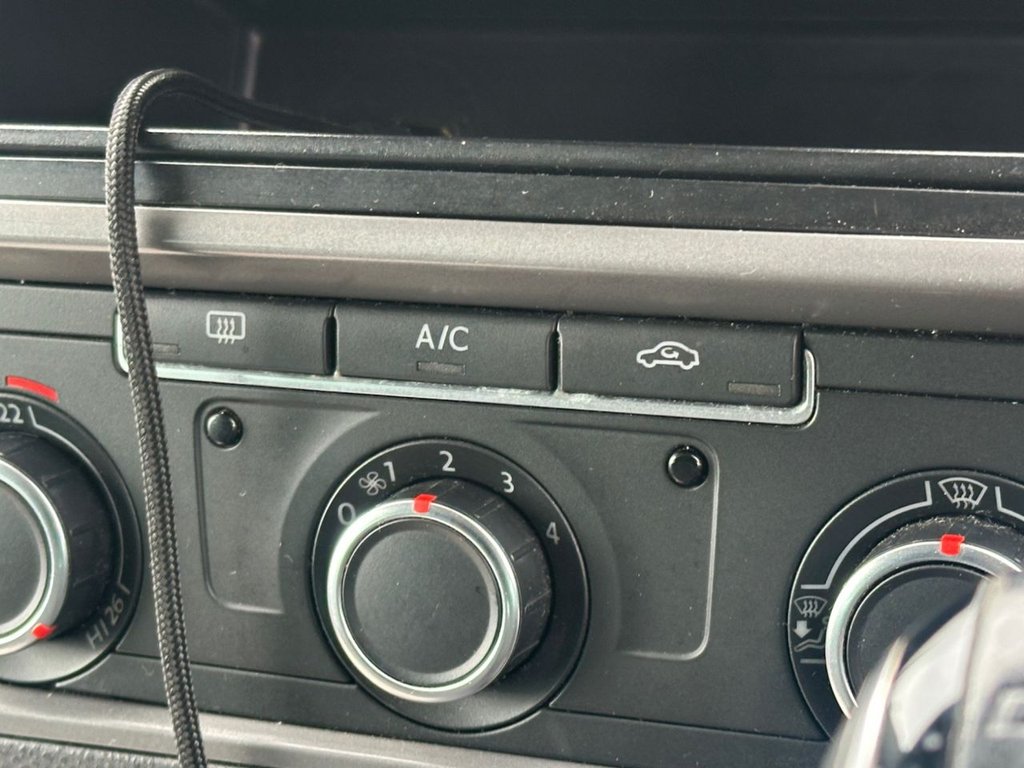 Used Volkswagen Transporter 2015 for sale - 78167071: Photo 12