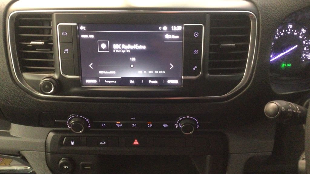 Used Vauxhall Vivaro 2019 for sale - 77133240: Photo 18