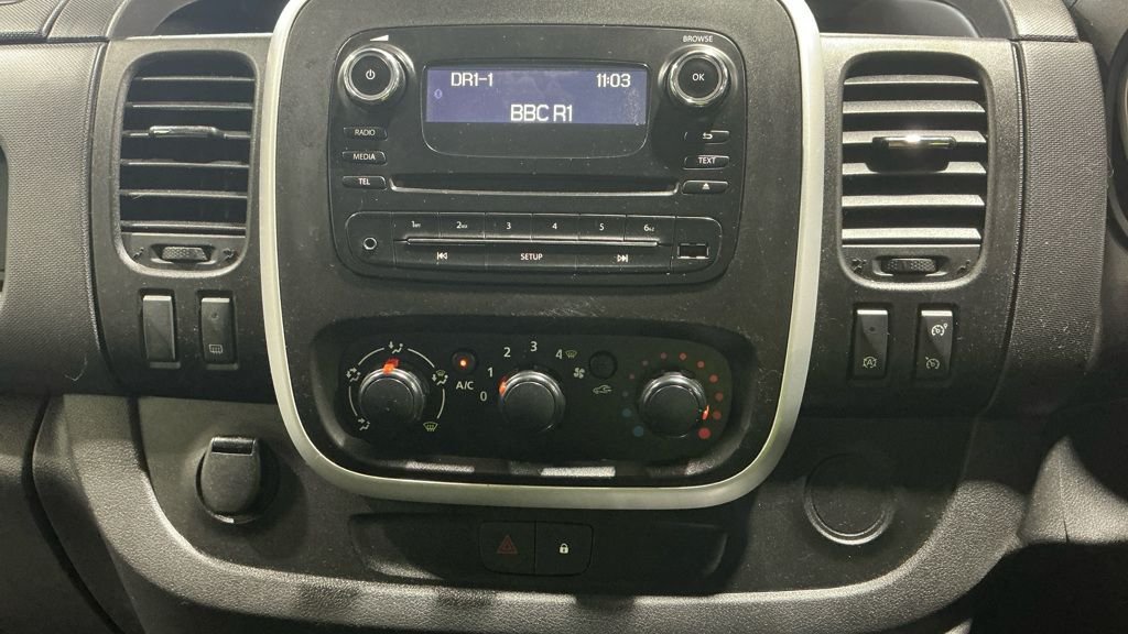 Used Vauxhall Vivaro 2015 for sale - 77534664: Photo 7