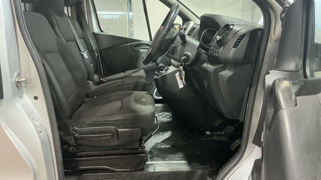 Used Vauxhall Vivaro 2015 for sale - 77534664: Photo 8