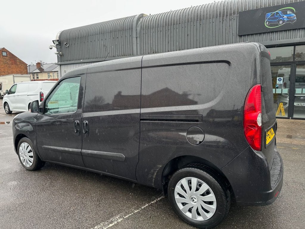 Used Vauxhall Combo 2017 for sale - 77276297: Photo 5
