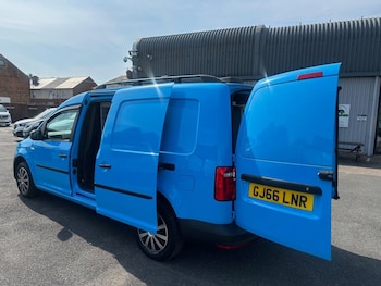 Used Volkswagen Caddy Maxi 2016 for sale - 75573066: Photo
