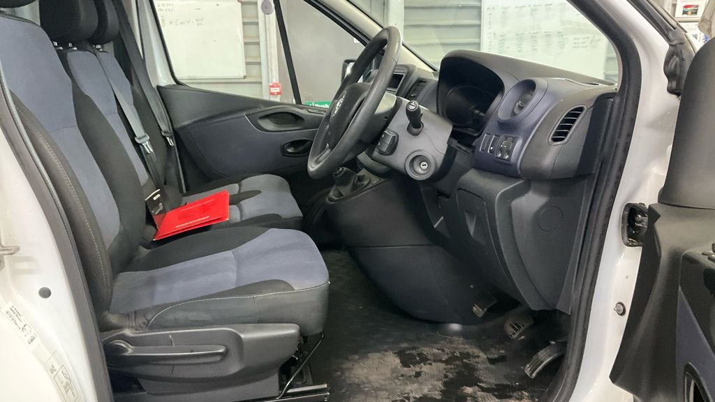 Used Vauxhall Vivaro 2016 for sale - 77680854: Photo 11