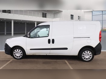 Used Vauxhall Combo 2018 for sale - 77342073: Photo