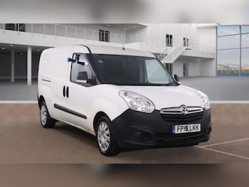 Used Vauxhall Combo 2018 for sale - 77342073: Photo