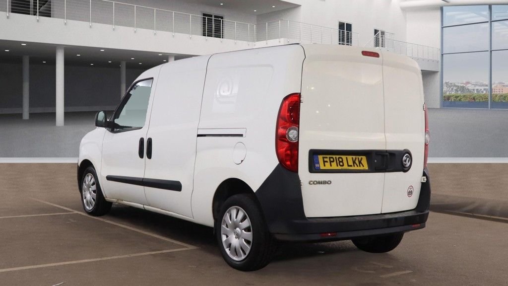 Used Vauxhall Combo 2018 for sale - 77342073: Photo 7