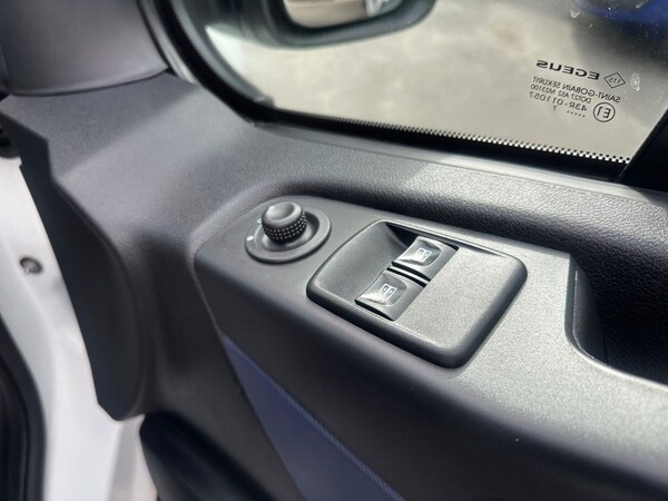 Used Vauxhall Vivaro 2017 for sale - 75924238: Photo 18