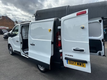 Used Vauxhall Vivaro 2017 for sale - 75924238: Photo