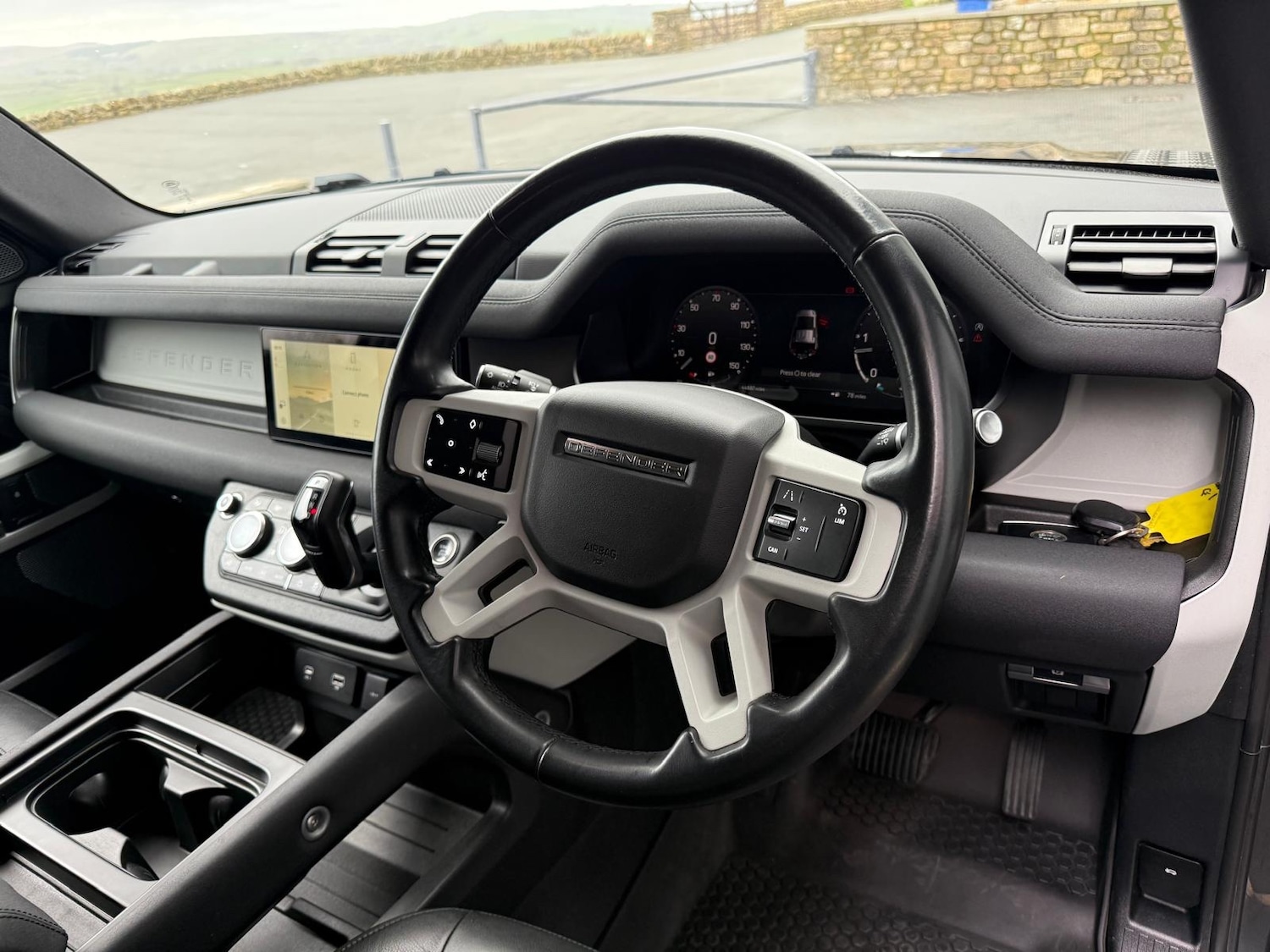 Used Land Rover Defender 2023 for sale - 77818494: Photo 11