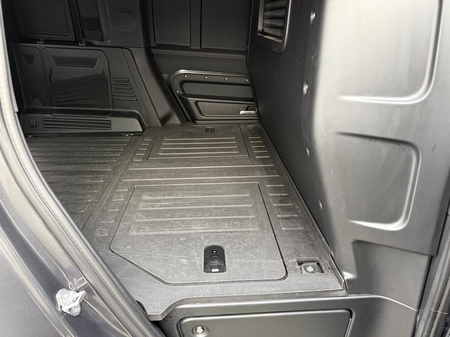 Used Land Rover Defender 2023 for sale - 77818494: Photo 21