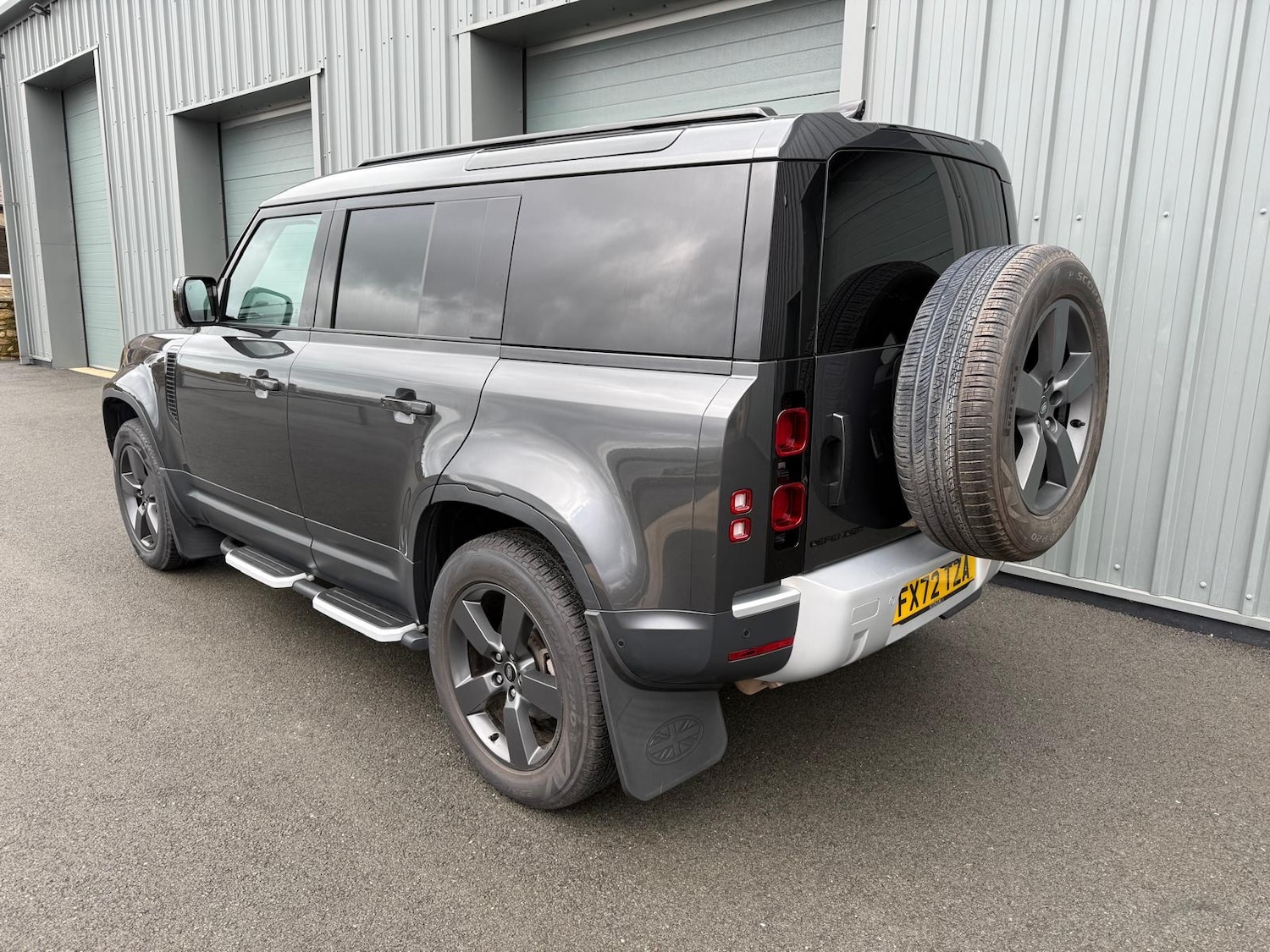 Used Land Rover Defender 2023 for sale - 77818494: Photo 3