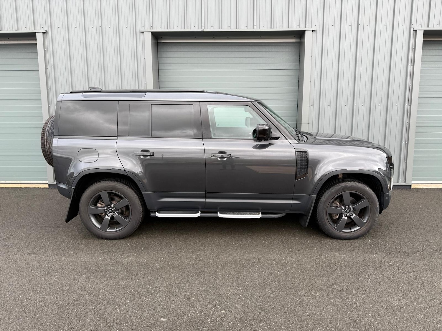 Used Land Rover Defender 2023 for sale - 77818494: Photo 6
