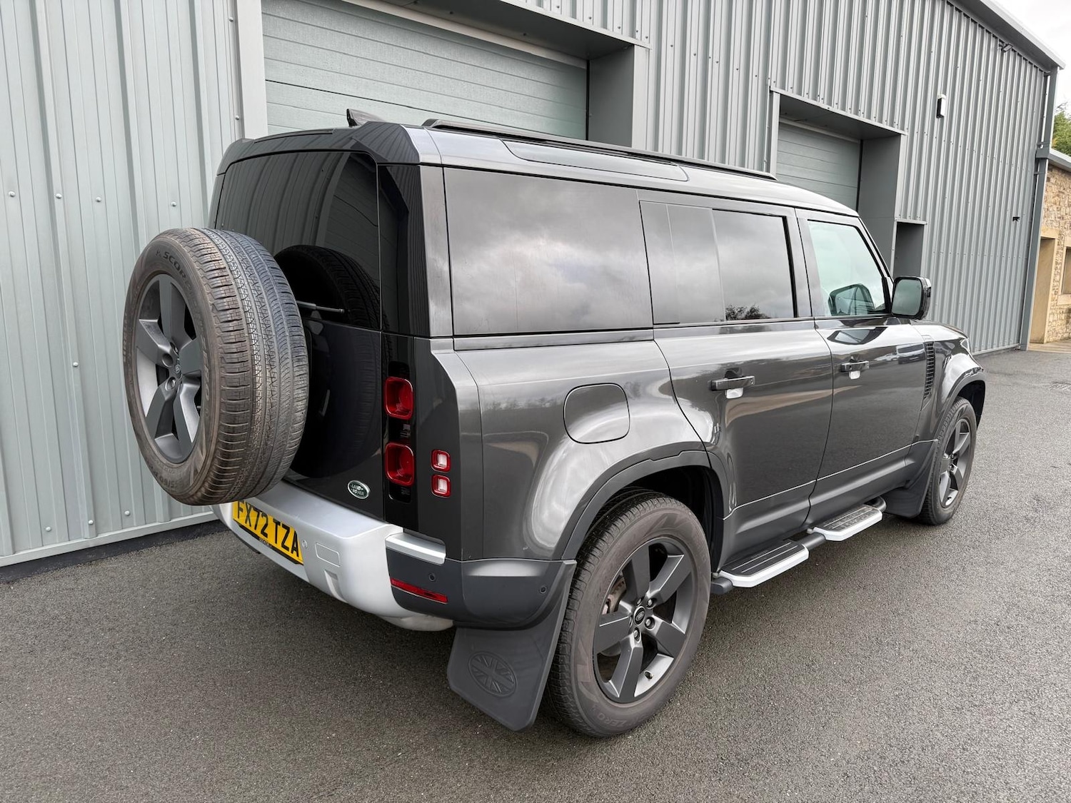 Used Land Rover Defender 2023 for sale - 77818494: Photo 7