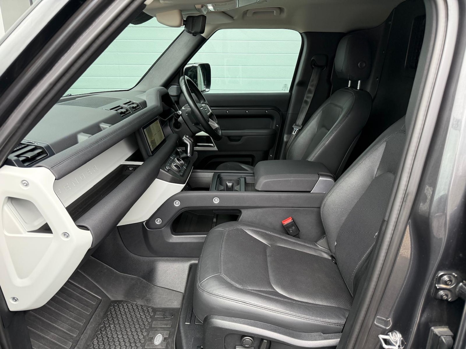 Used Land Rover Defender 2023 for sale - 77818494: Photo 9