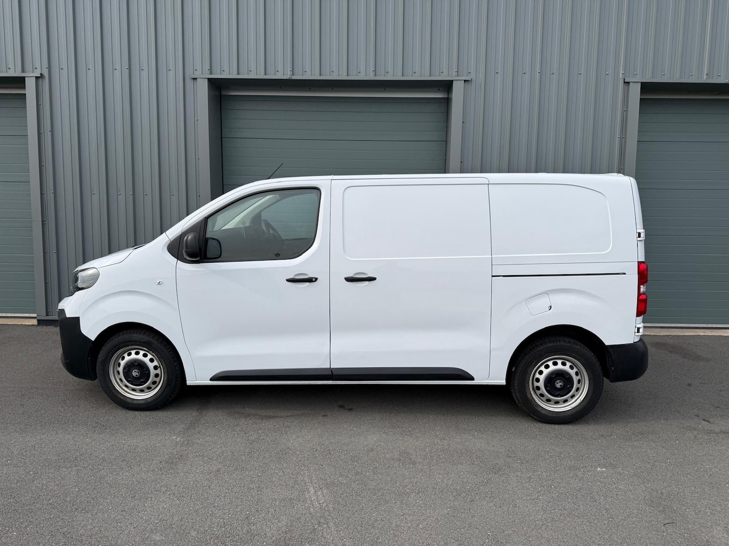 Used Vauxhall Vivaro 2024 for sale - 78132476: Photo 2