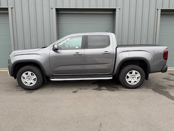 Used Volkswagen Amarok 2024 for sale - 76300575: Photo 2