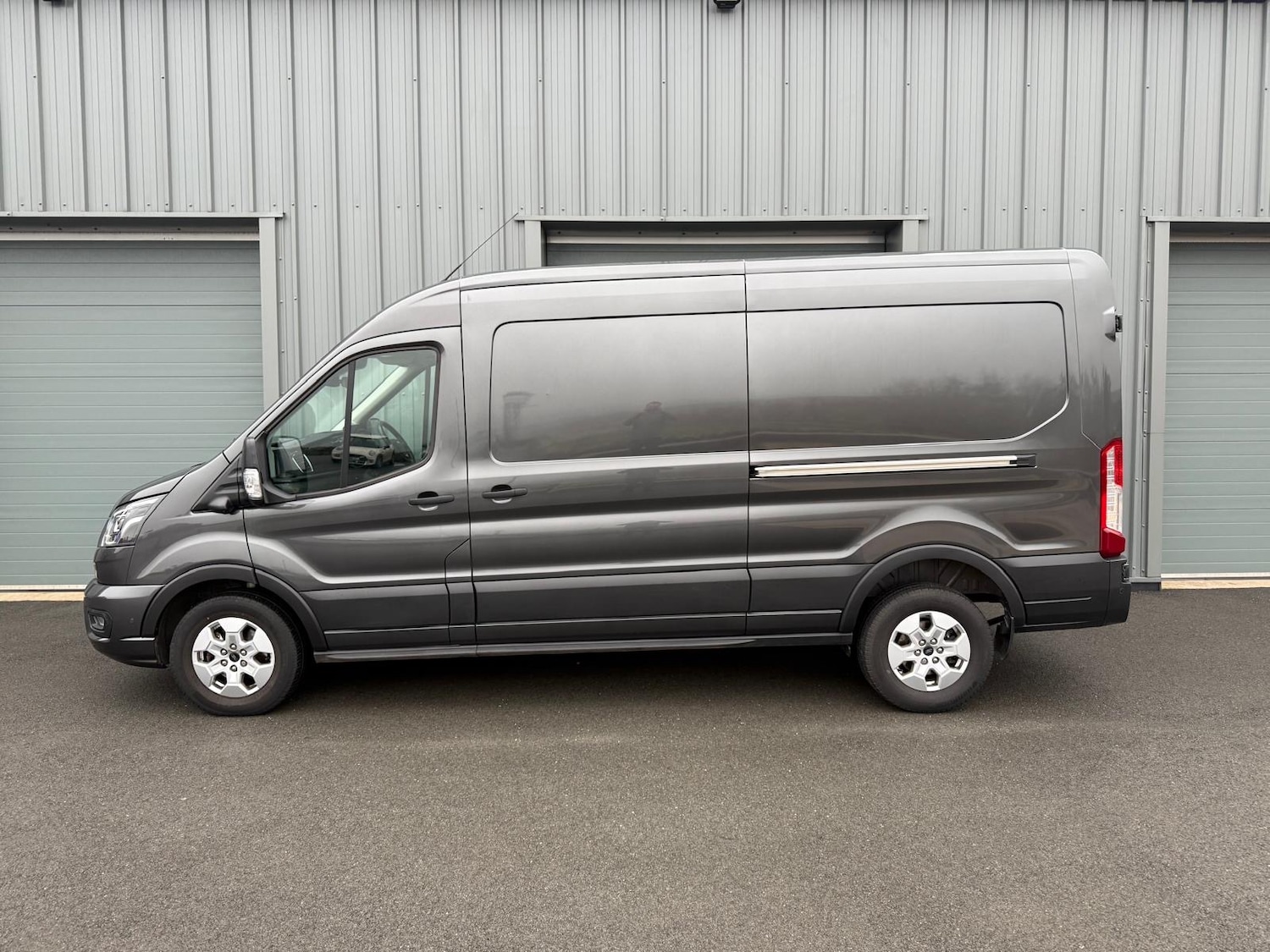 Used Ford Transit 2024 for sale - 77462171: Photo 2