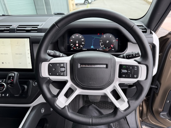 Used Land Rover Defender 2024 for sale - 76288679: Photo 10