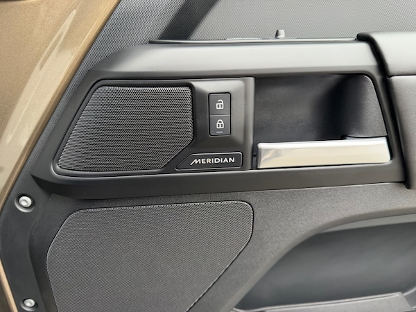 Used Land Rover Defender 2024 for sale - 76288679: Photo 12