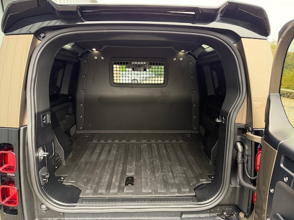 Used Land Rover Defender 2024 for sale - 76288679: Photo 14