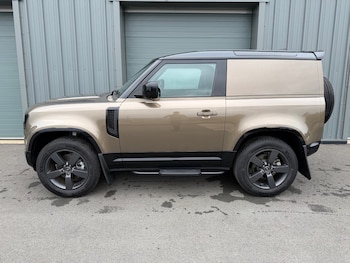 Used Land Rover Defender 2024 for sale - 76288679: Photo 2