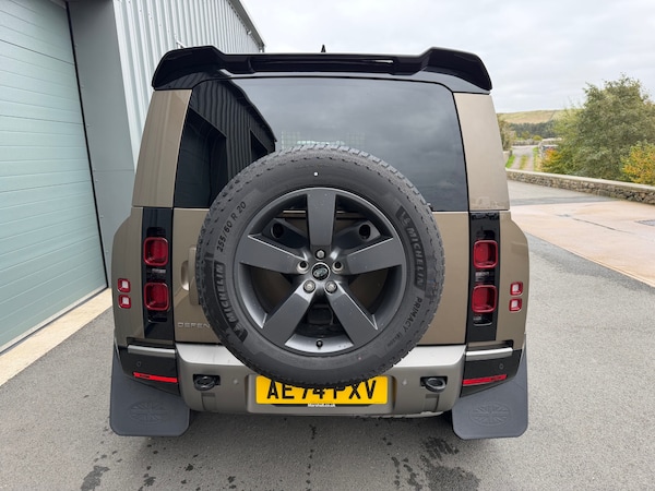 Used Land Rover Defender 2024 for sale - 76288679: Photo 8