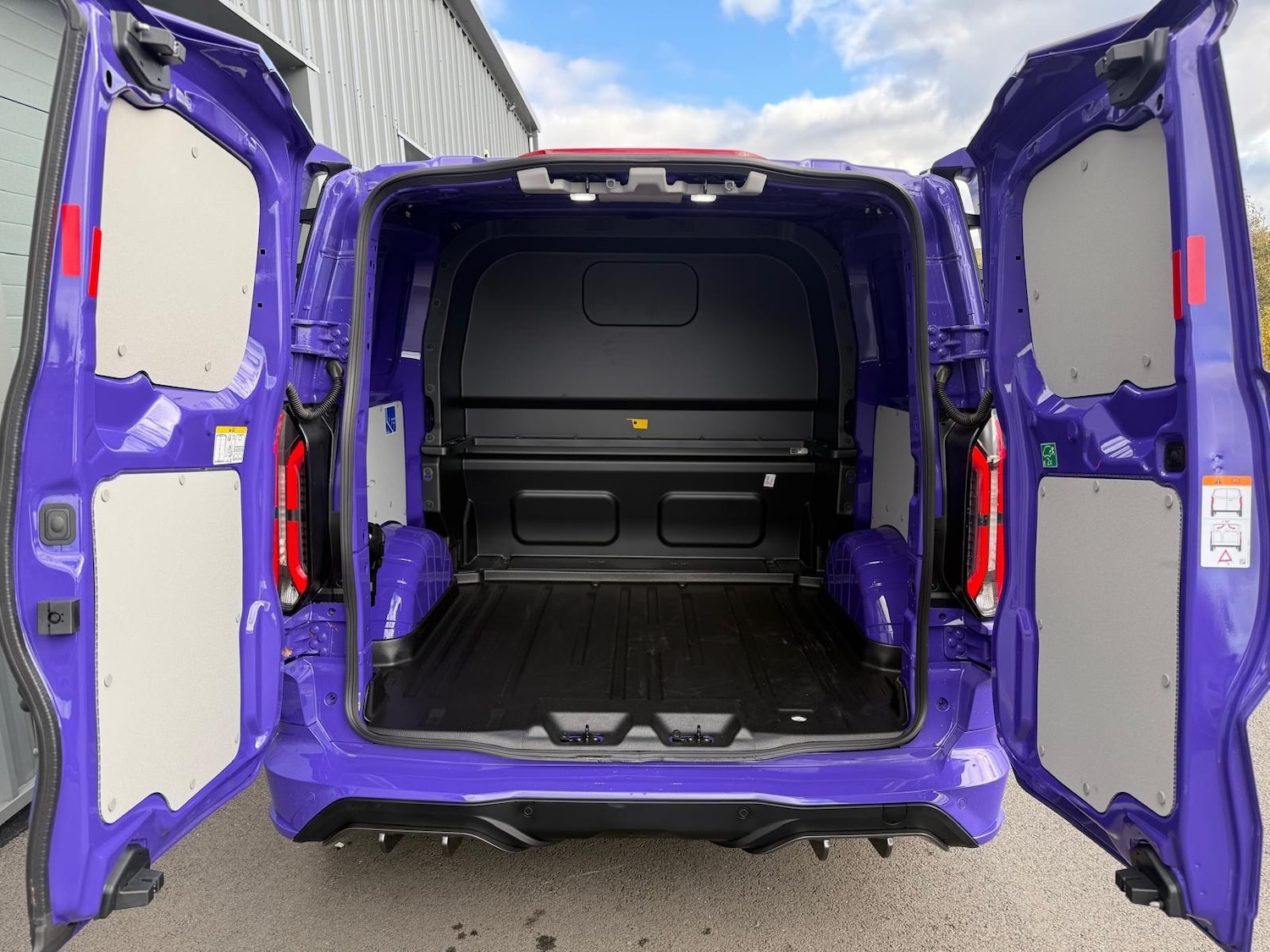 Used Ford Transit Custom 2025 for sale - 76376432: Photo 20