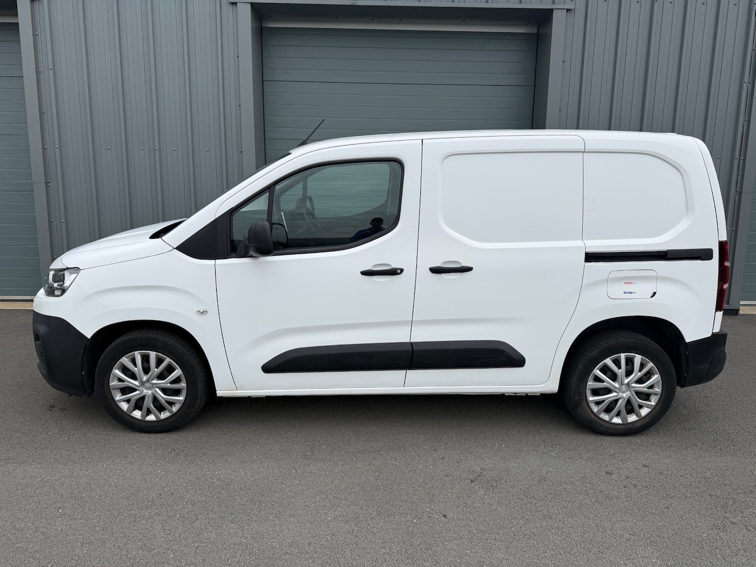Used Citroen Berlingo 2020 for sale - 76098849: Photo 2