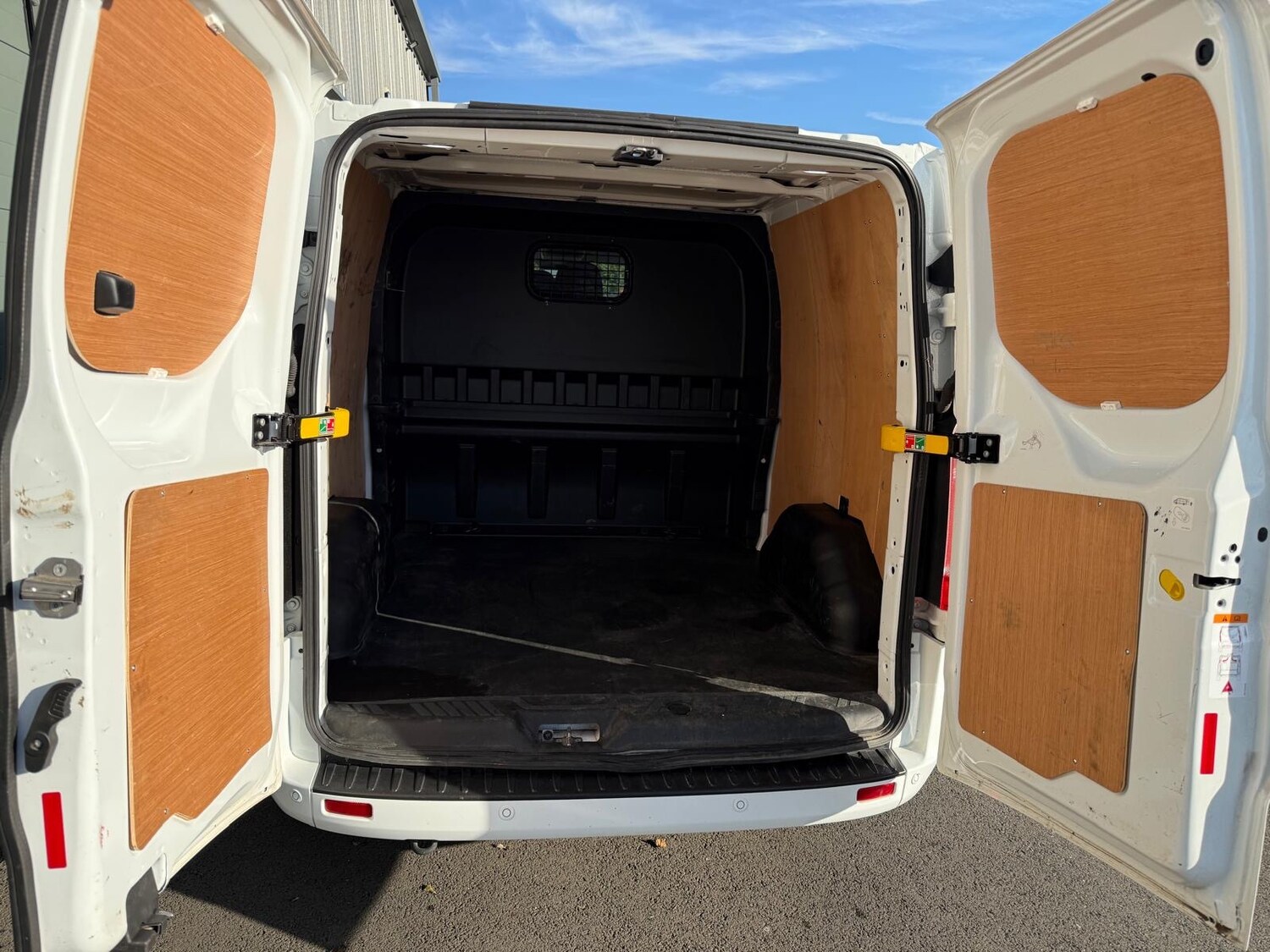 Used Ford Transit Custom 2023 for sale - 76690079: Photo 12