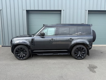 Used Land Rover Defender 2023 for sale - 79115928: Photo