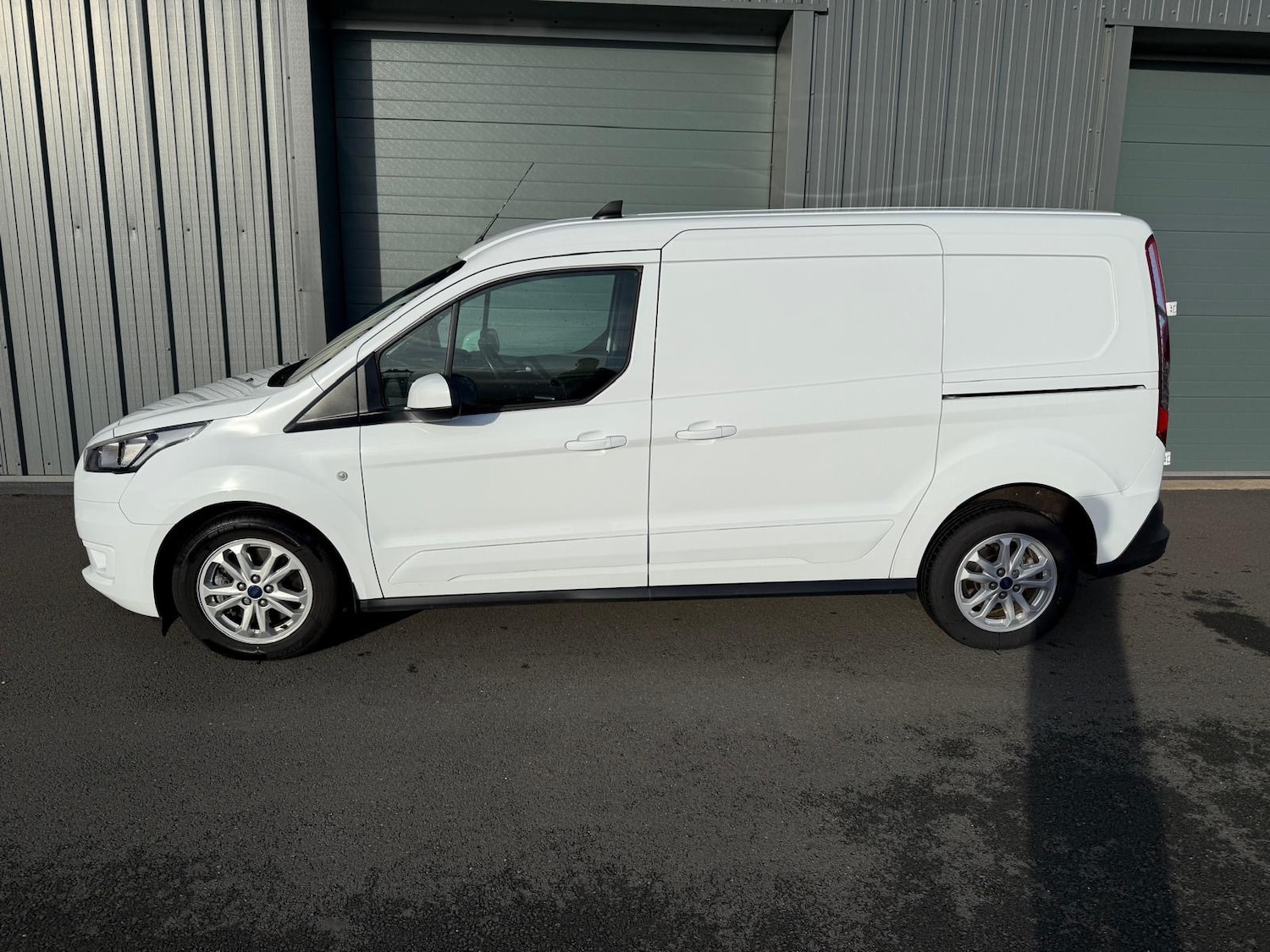 Used Ford Transit Connect 2023 for sale - 76921956: Photo 2
