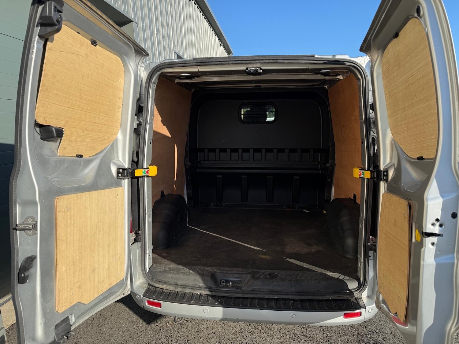 Used Ford Transit Custom 2023 for sale - 76738339: Photo 15