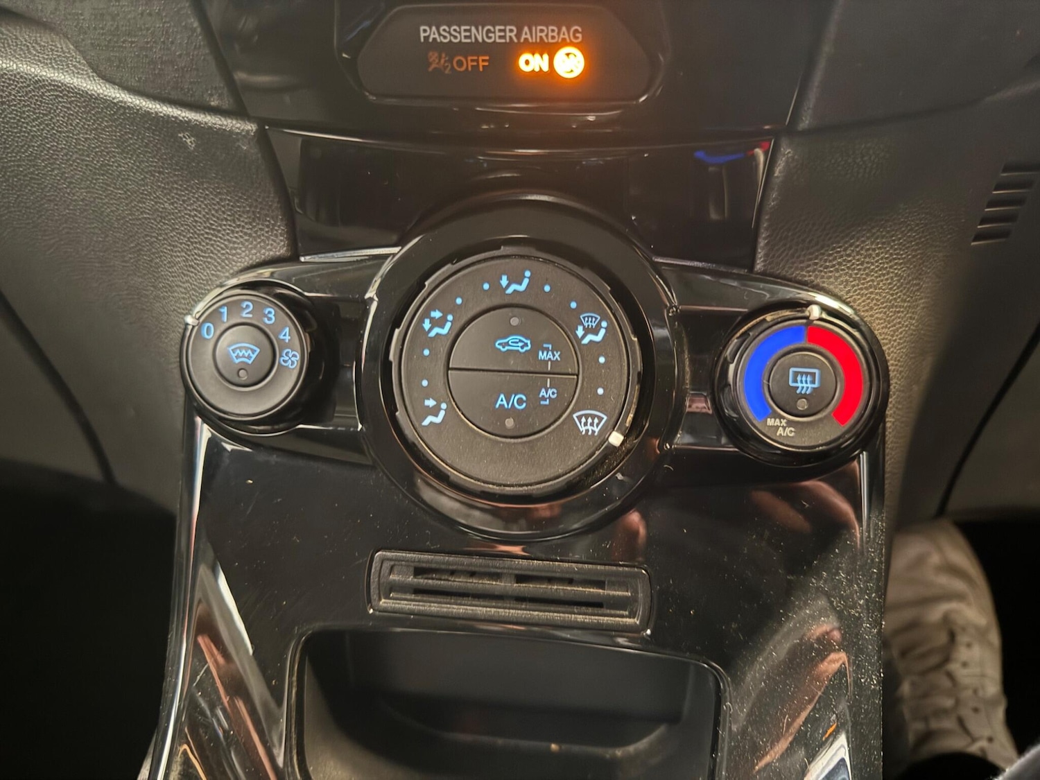 Used Ford Fiesta 2017 for sale - 77611422: Photo 33