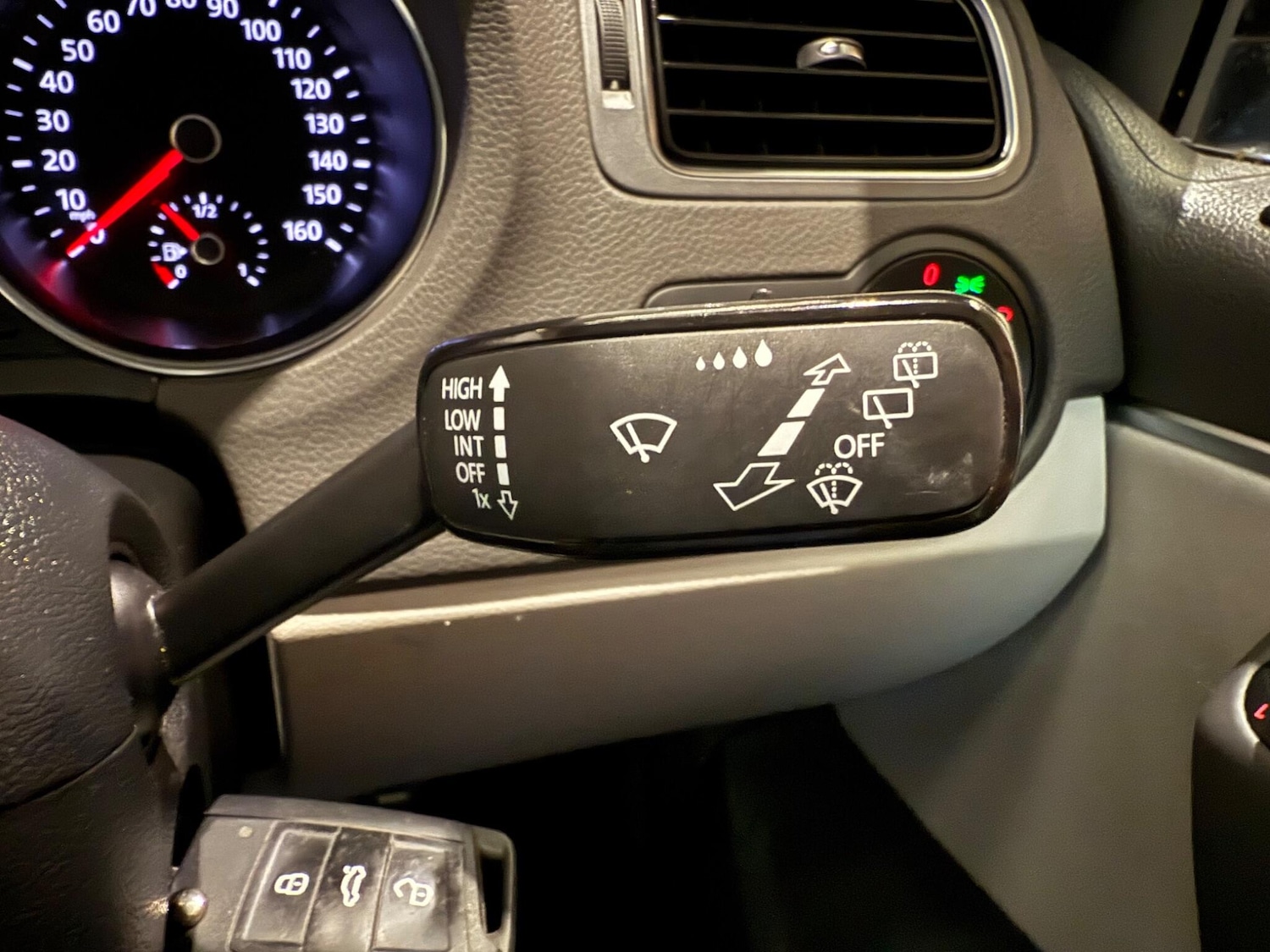 Used Volkswagen Polo 2015 for sale - 76832086: Photo 28