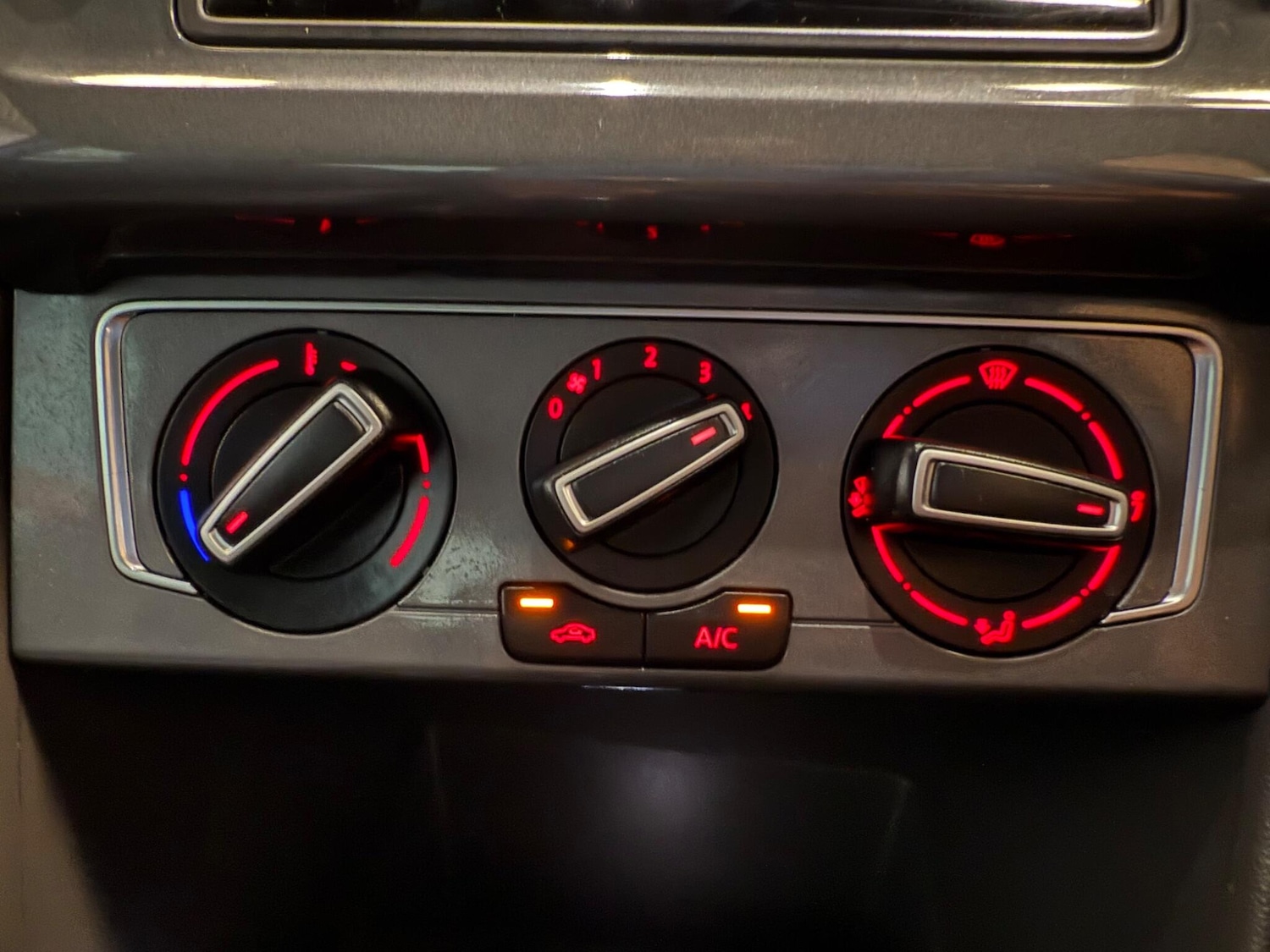 Used Volkswagen Polo 2015 for sale - 76832086: Photo 34