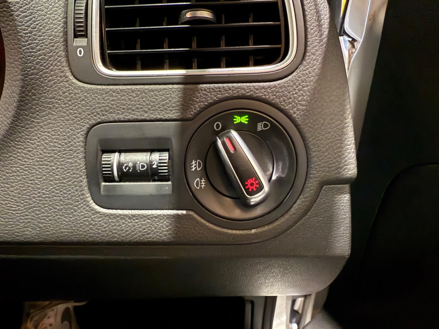 Used Volkswagen Polo 2013 for sale - 76832444: Photo 27