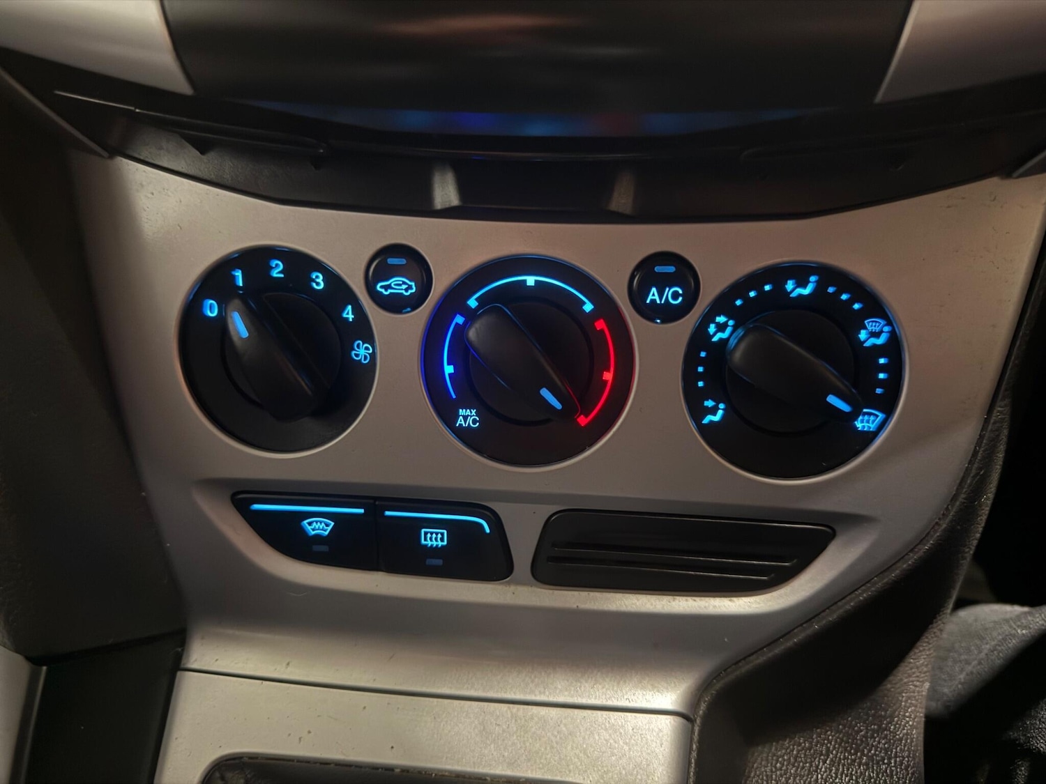 Used Ford Focus 2011 for sale - 76865345: Photo 40