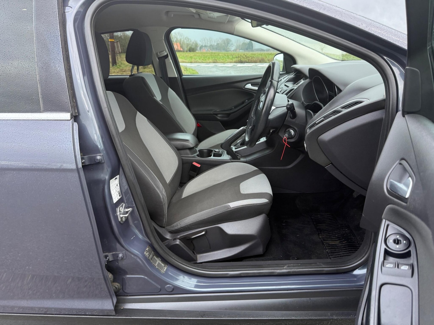 Used Ford Focus 2011 for sale - 76865345: Photo 50