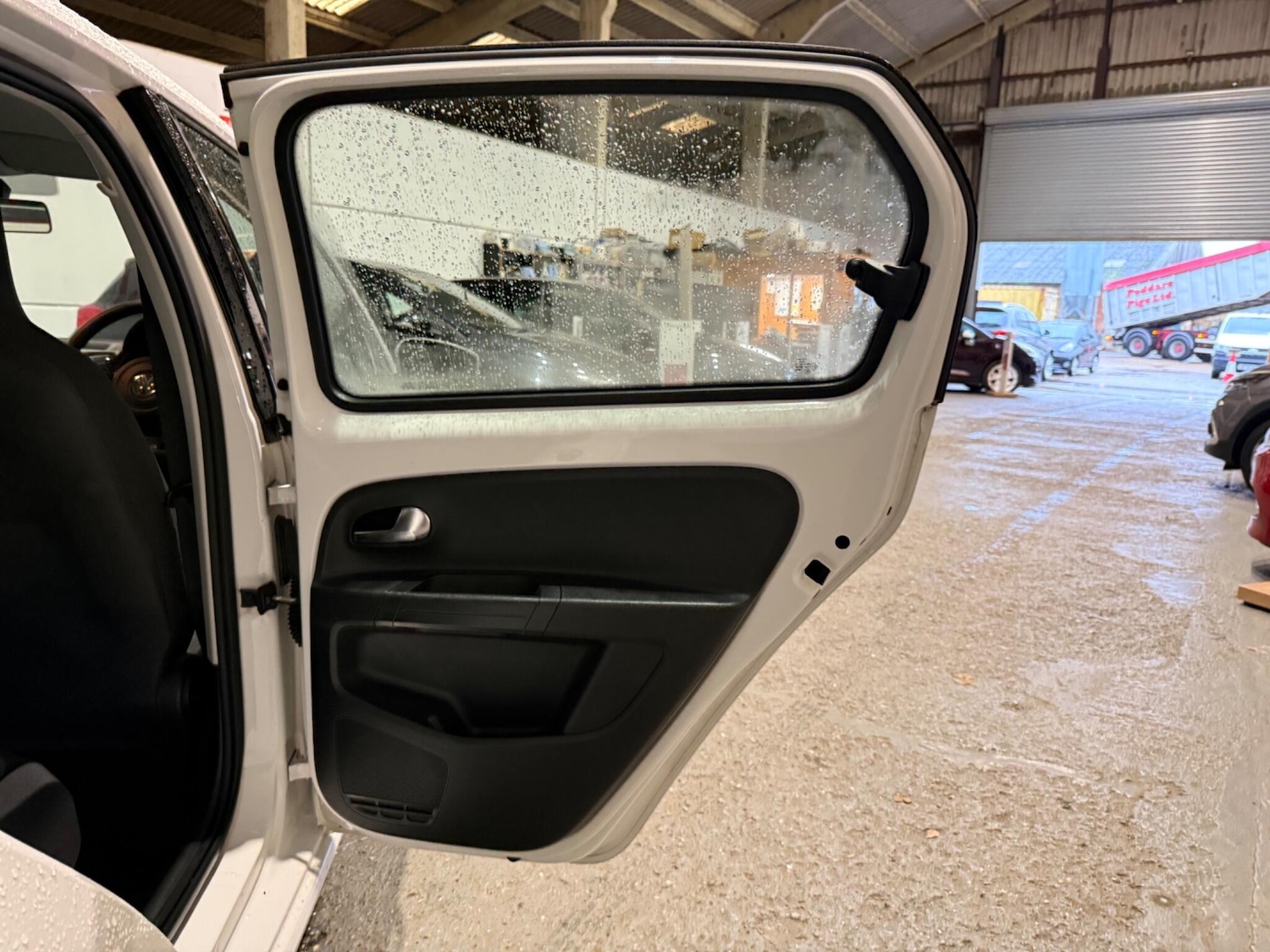 Used Volkswagen up! 2014 for sale - 77155596: Photo 14