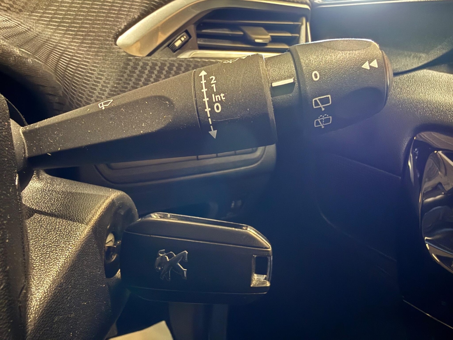 Used Peugeot 208 2017 for sale - 77723241: Photo 27