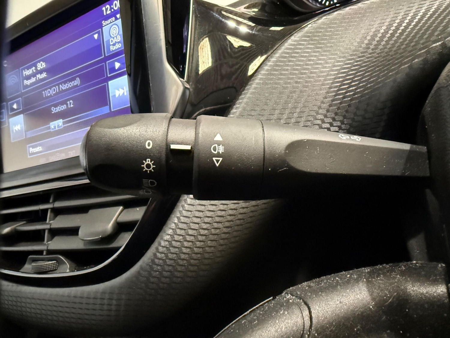 Used Peugeot 208 2017 for sale - 77723241: Photo 29