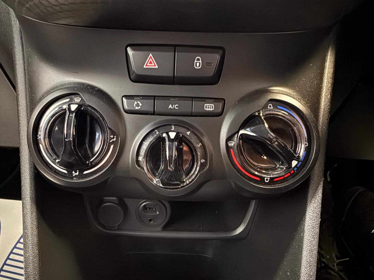 Used Peugeot 208 2017 for sale - 77723241: Photo 35