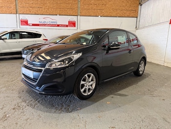 Used Peugeot 208 2017 for sale - 77723241: Photo